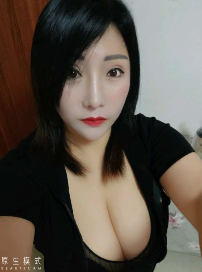 木瓜奶美臀少妇