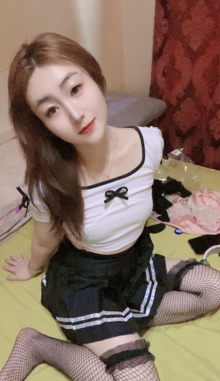 娇小少妇