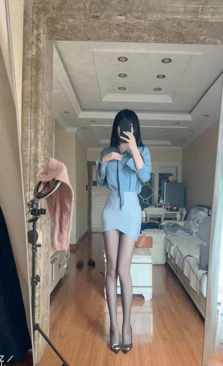 中坝颜控小姐姐