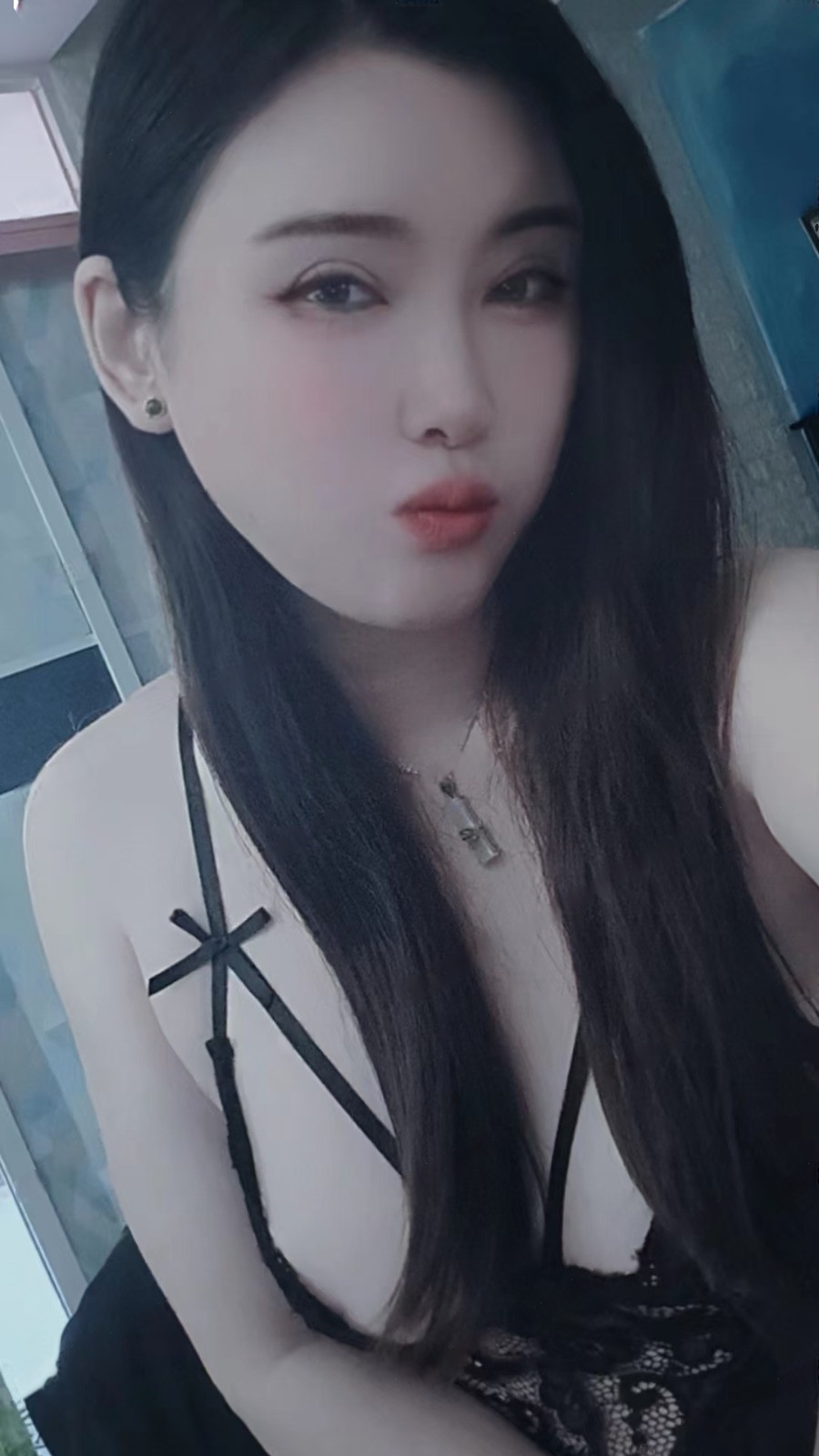 大胸兼职少妇