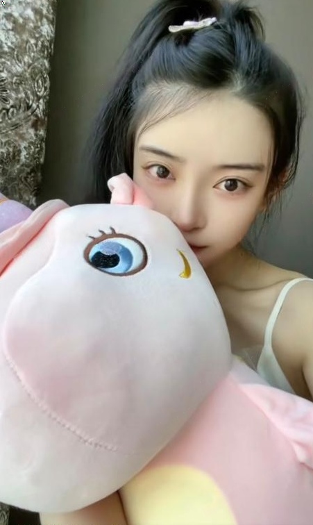 娇小型少女