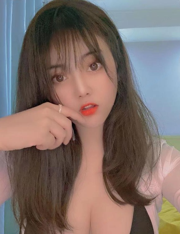 大胸蜜桃臀雪儿