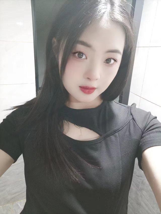 出击荷韵新村网红脸骚妹