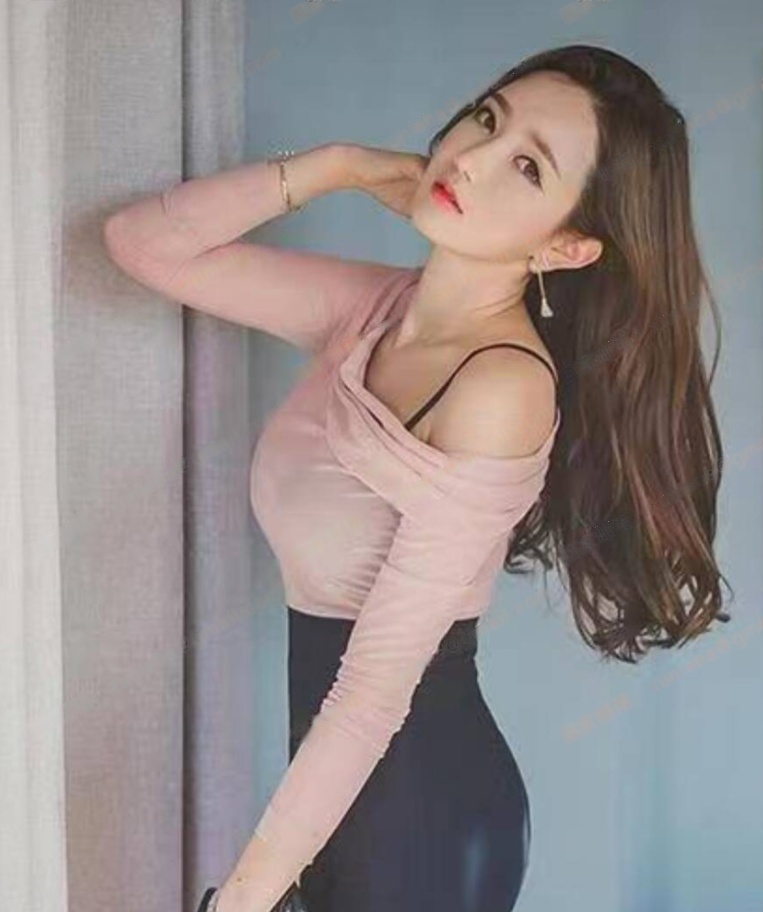 颜值身材不错的桃子