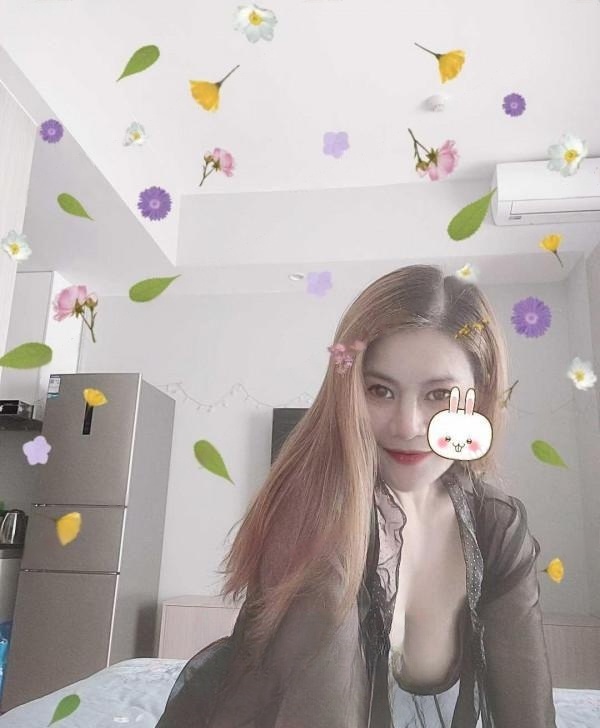 大连丰满女友潼潼
