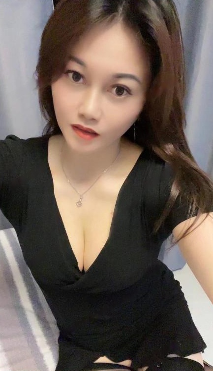 KB女王身材一流