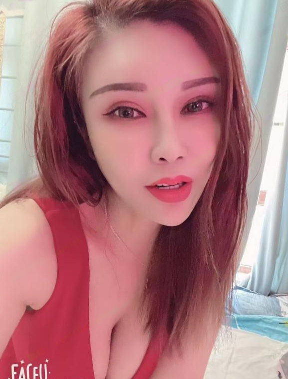 妩媚淫荡大奶少妇