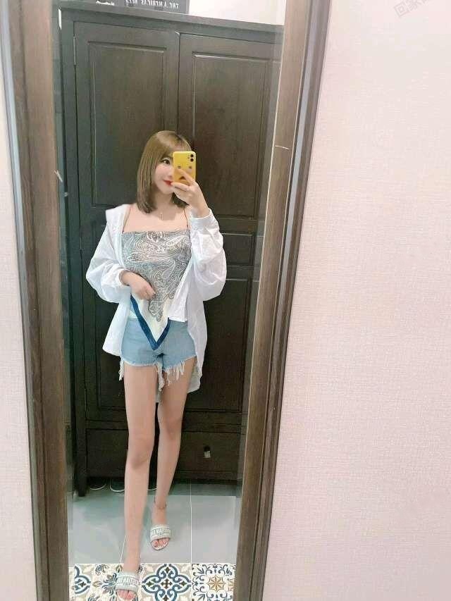 昆明高颜值大胸妹