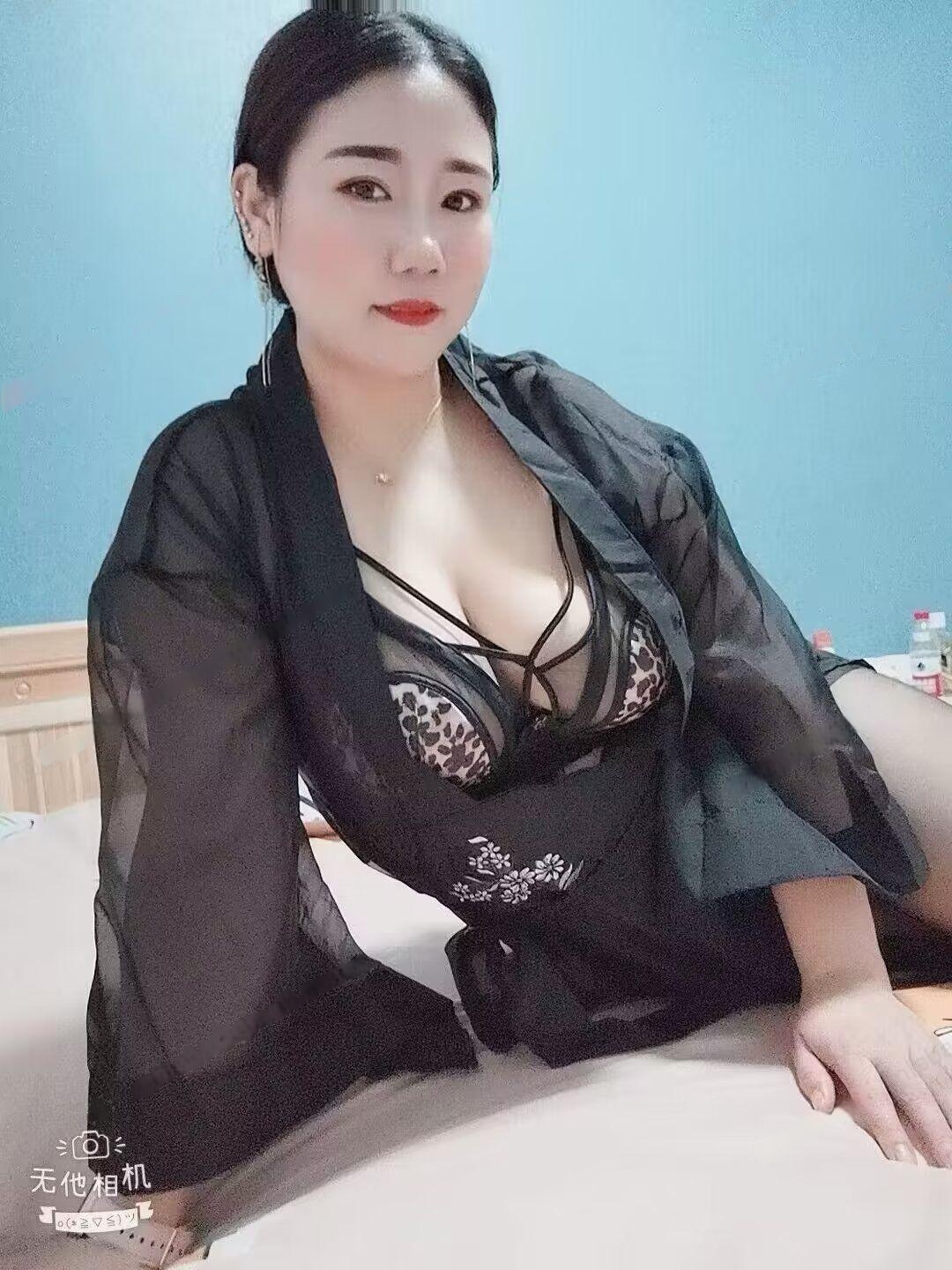 天桥晓晓胸大