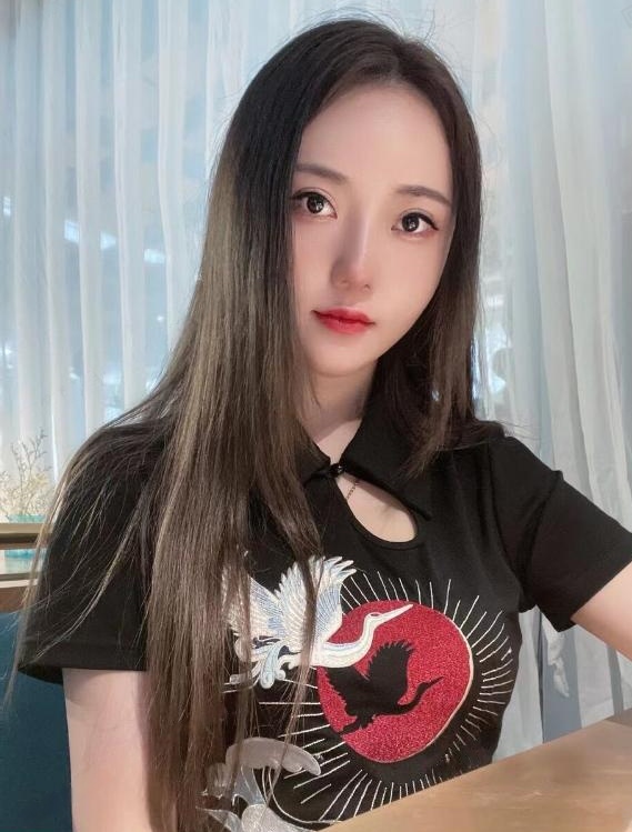 徐东大胸姐姐