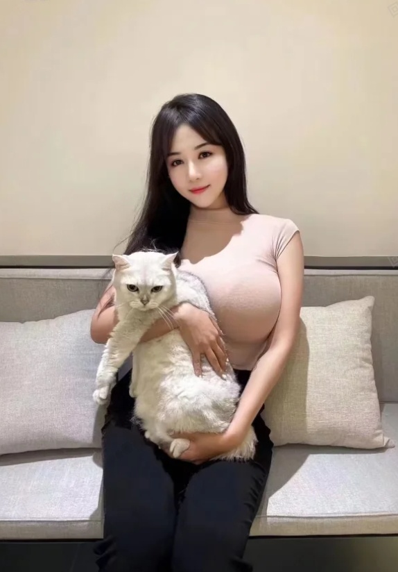 珠江新城巨乳女神