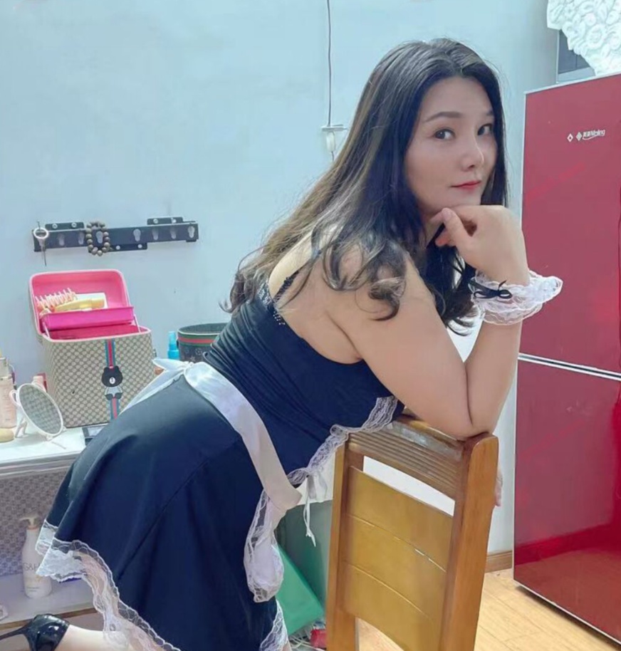 丰满少妇可双飞