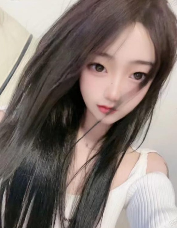 大胸嫩妹佩佩