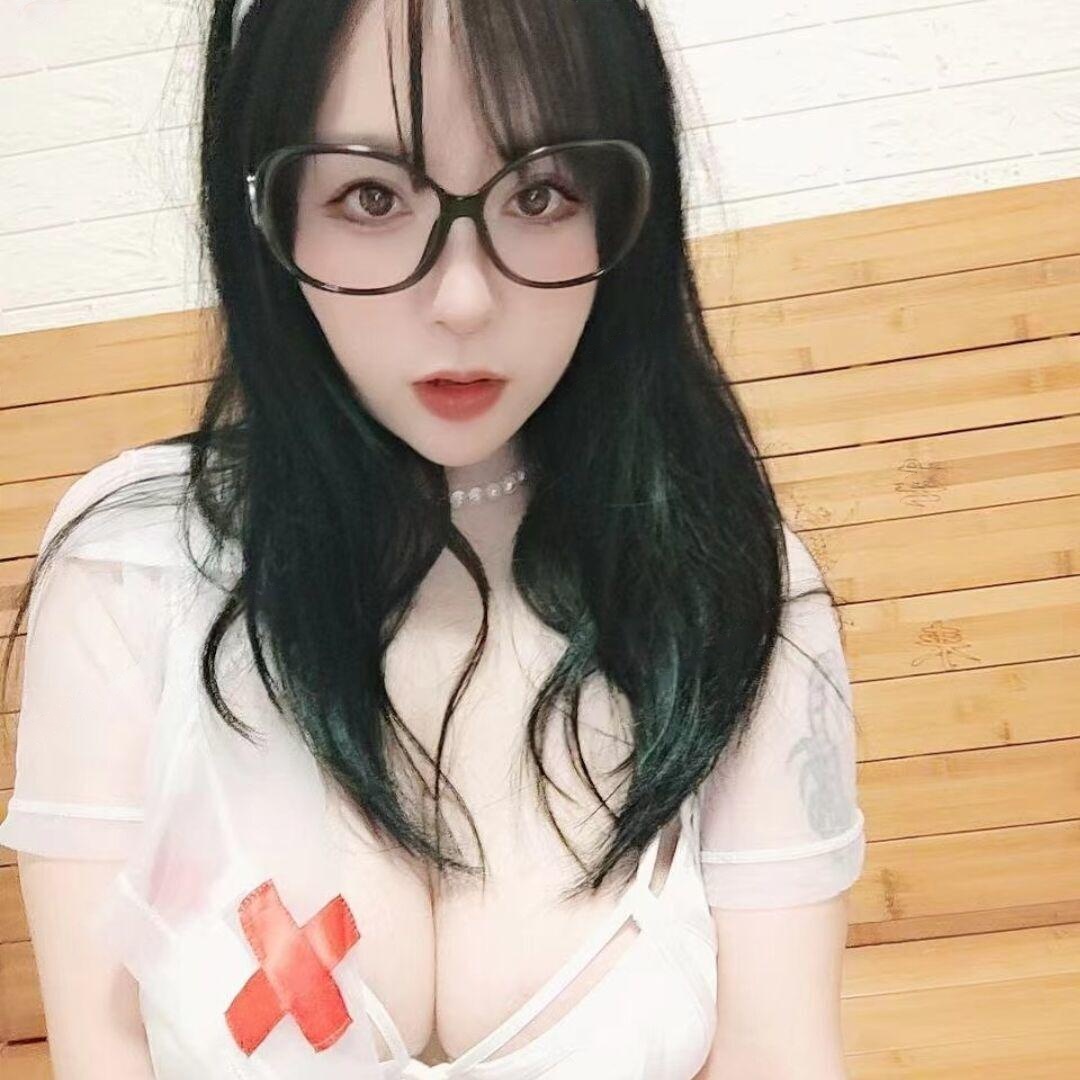 宝安糖果巨乳妹