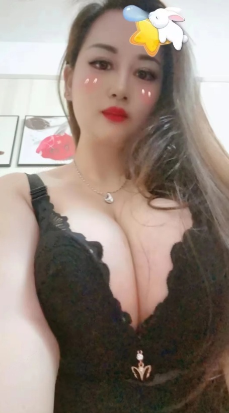 制服诱惑大奶妹