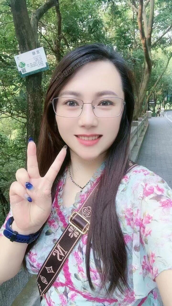 白云妩媚服务少妇