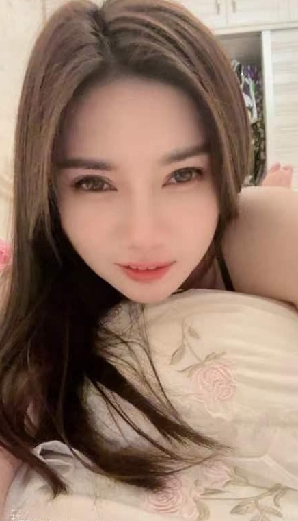 嘉禾望岗地铁站婉儿