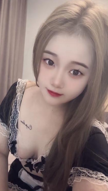 性感制服小包子