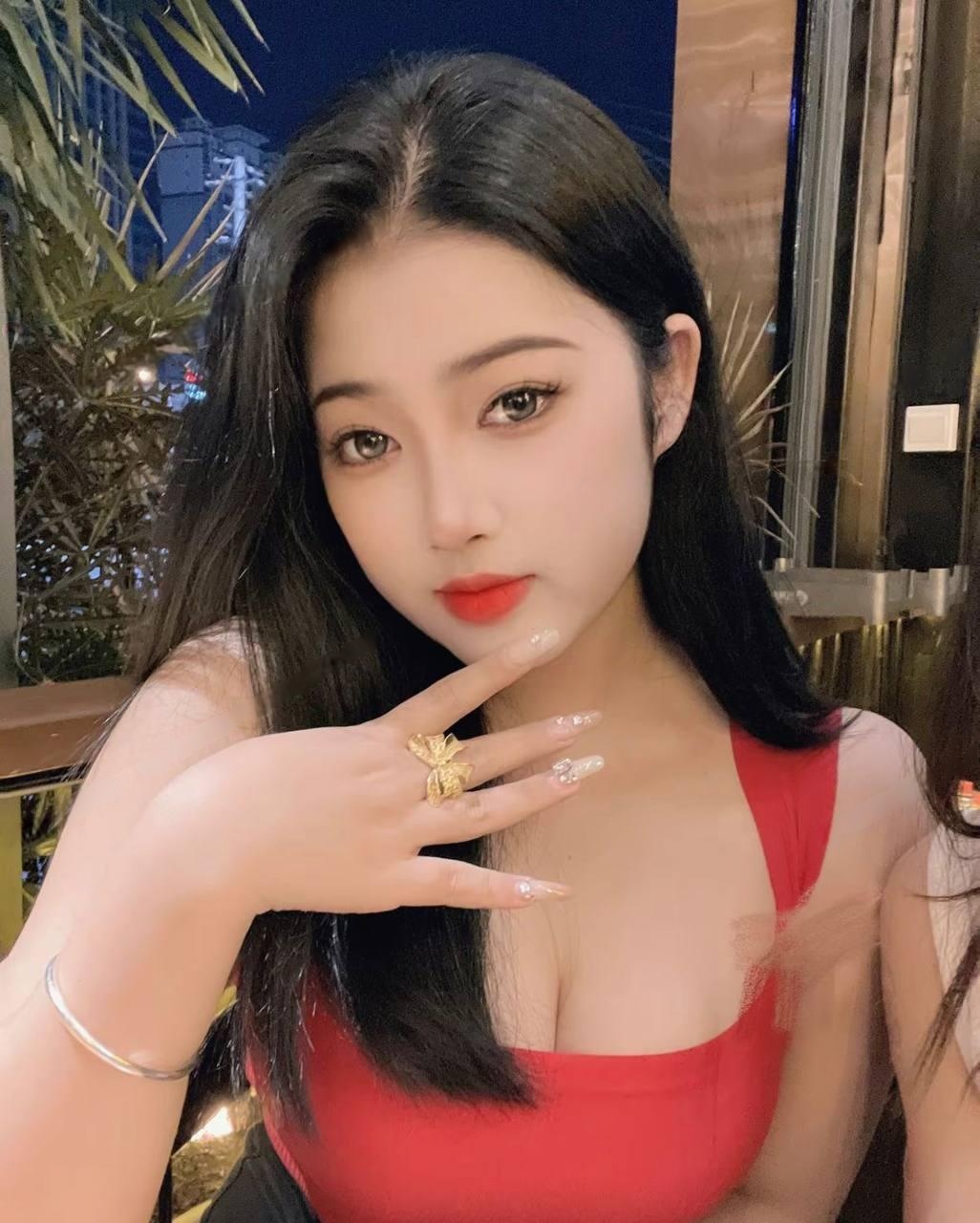 松江大学城的学生妹