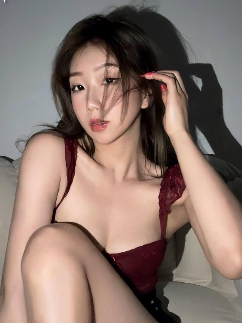 三点粉逼紧会夹水多