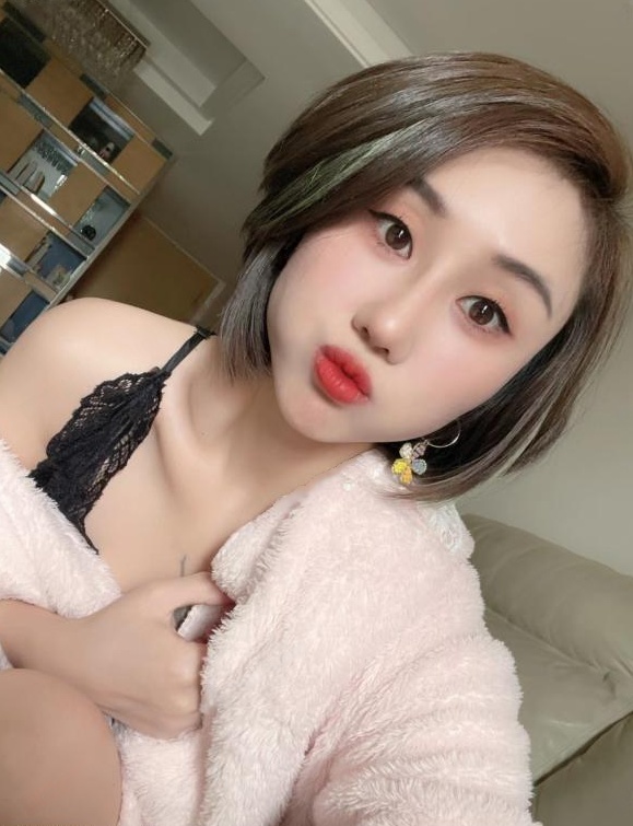 海珠甜美可爱的乐儿