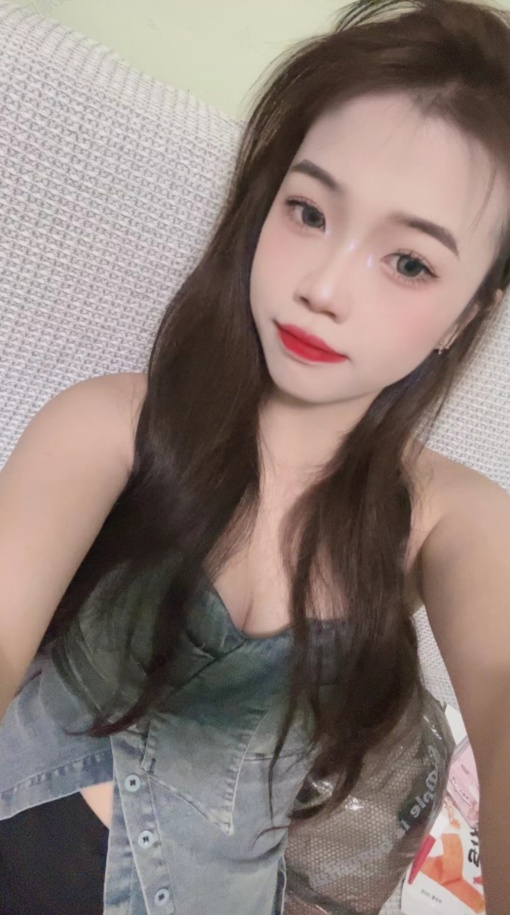 江岸嫩妹佳佳