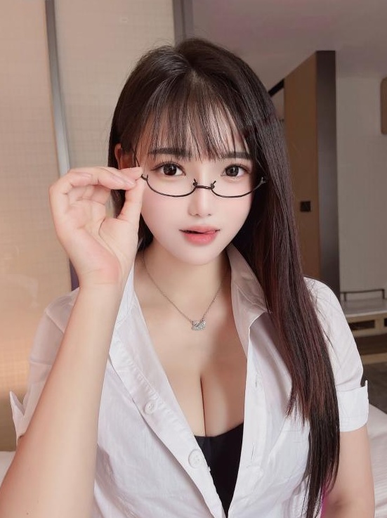 角色扮演小爱老师