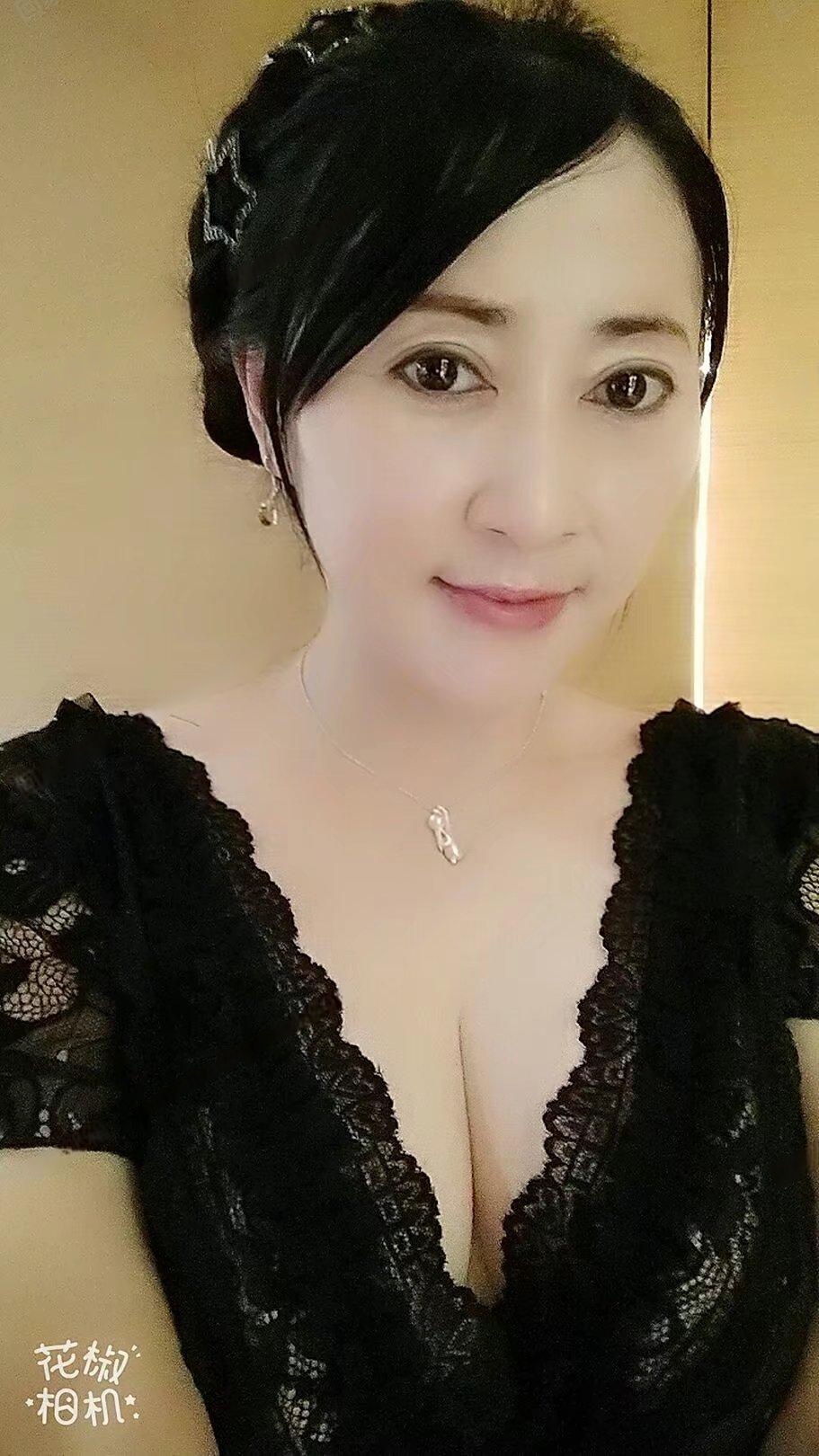 双喷姐妹花气质熟女