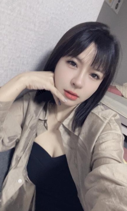 姚虹路美女艾琳