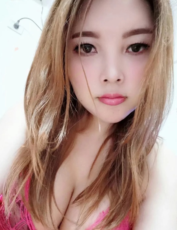 汉阳顶秀B大胸妹