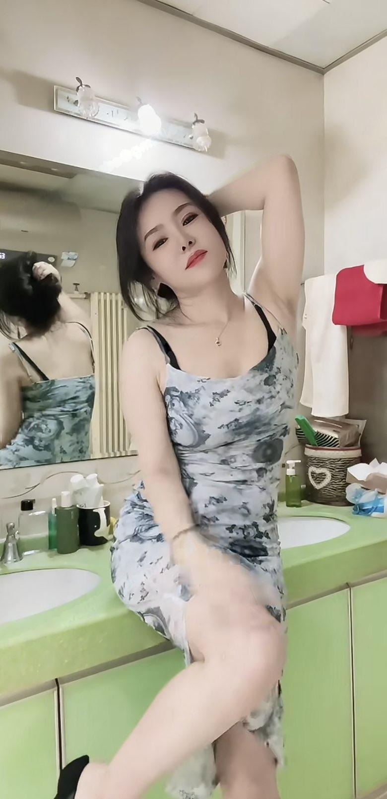 洪山喷水轻熟女花姐