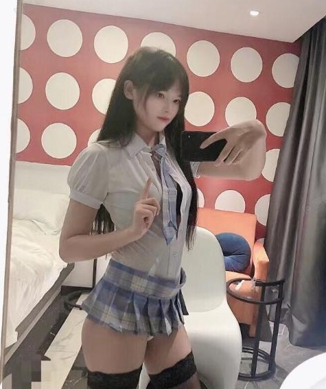 女友系臀推诱惑