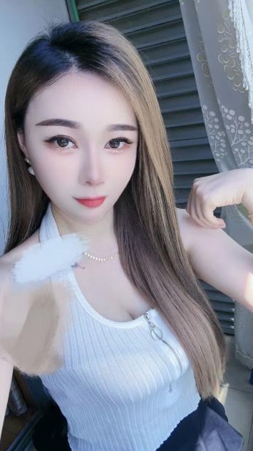 江宁乖巧的妹子