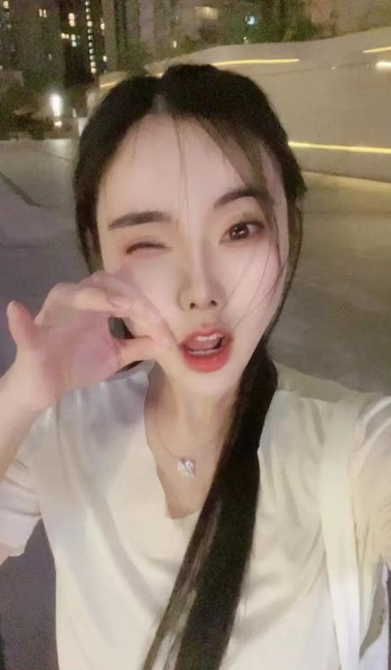 索吻小妖精诺诺