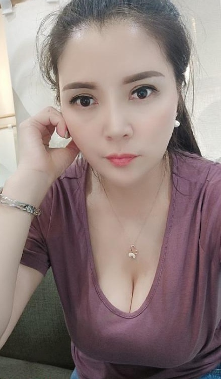 轻熟女红玫瑰