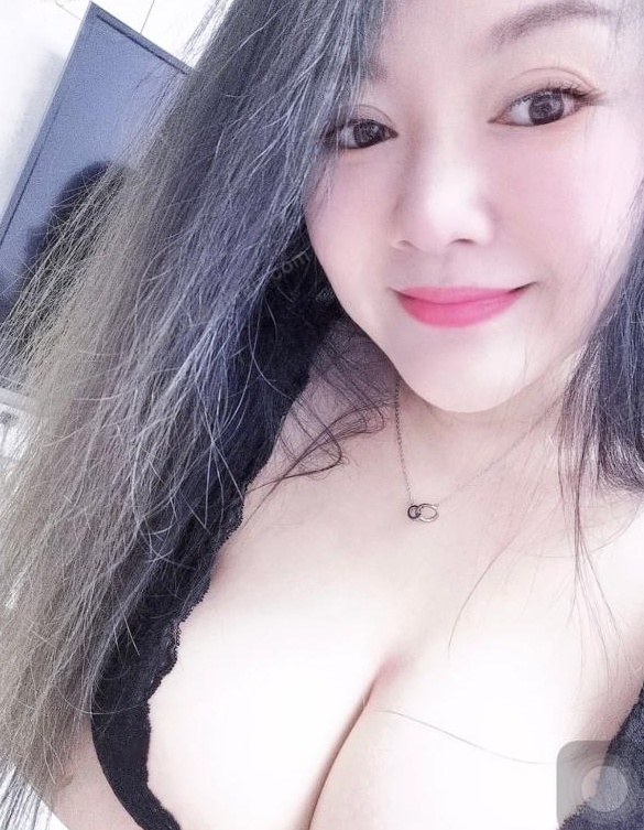 大胸少妇