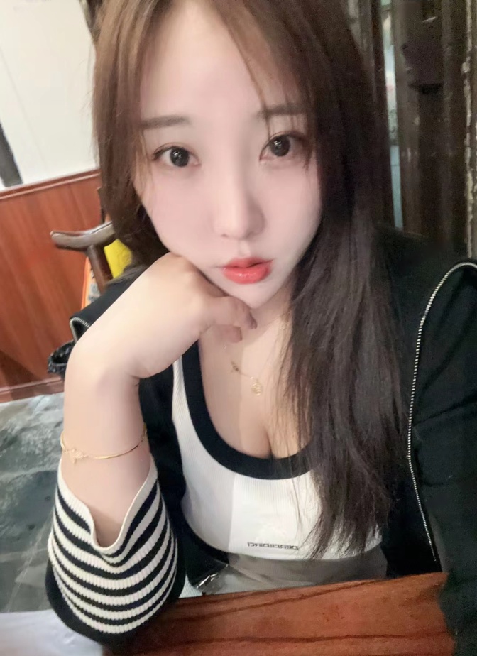 E杯大奶川妹小欣