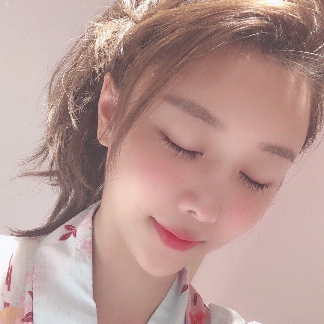 身材颜值很不错的小姐姐