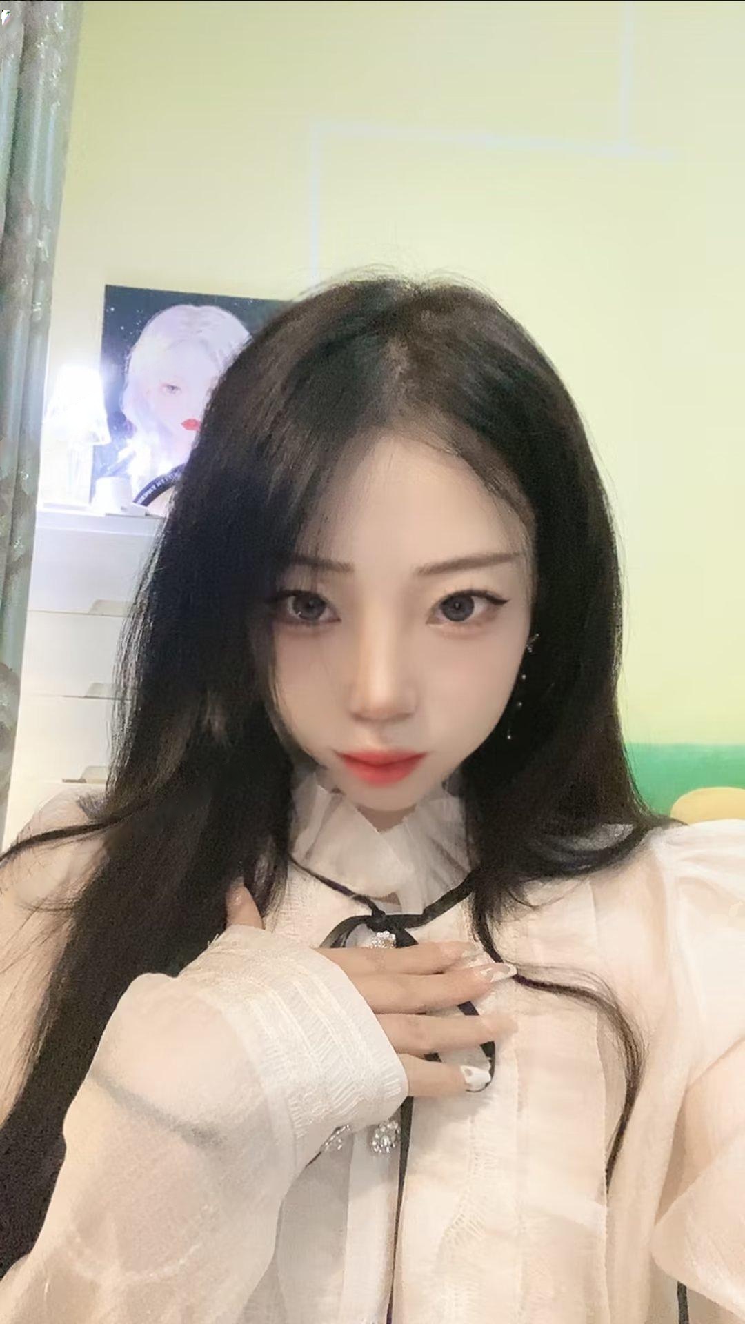 裕华性感苗条小姐姐