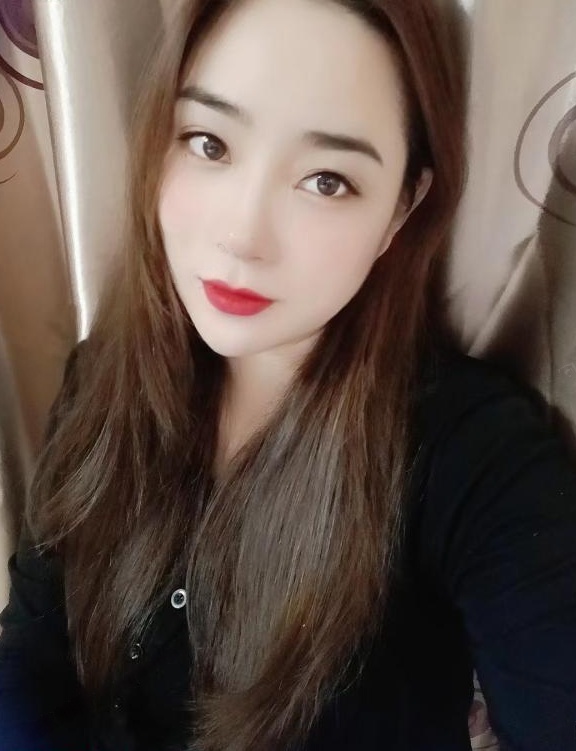 秀美紧致女人