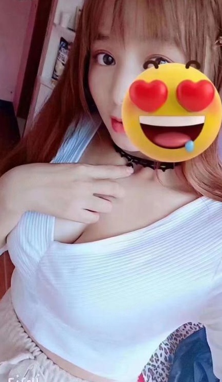 体验个巨乳小妹