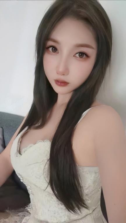 很主动的美女桃子