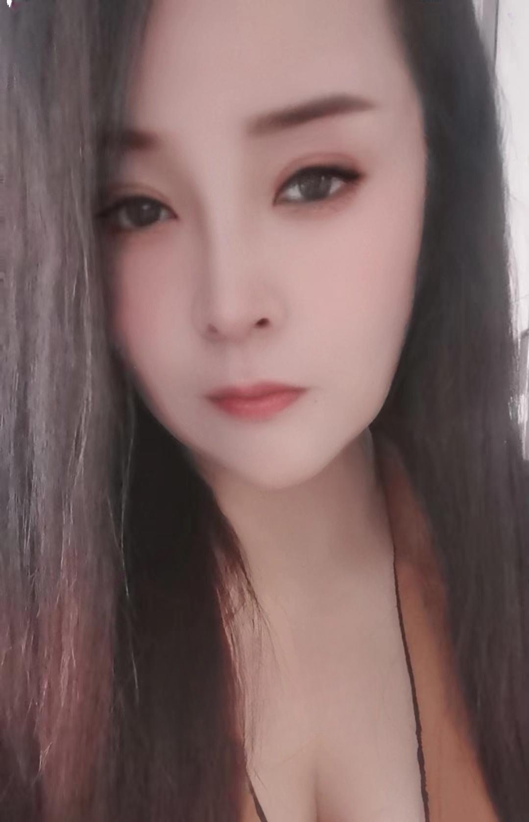 口爆苗条少妇
