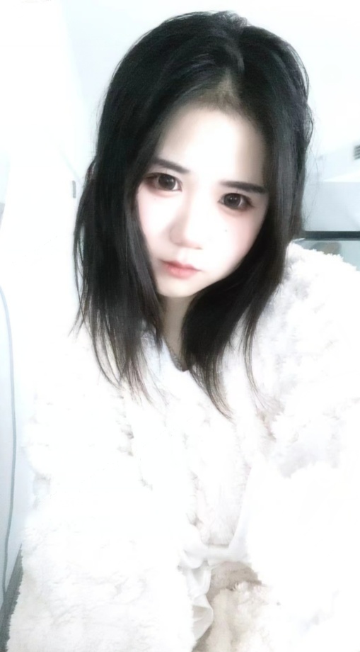 大胸小姐姐