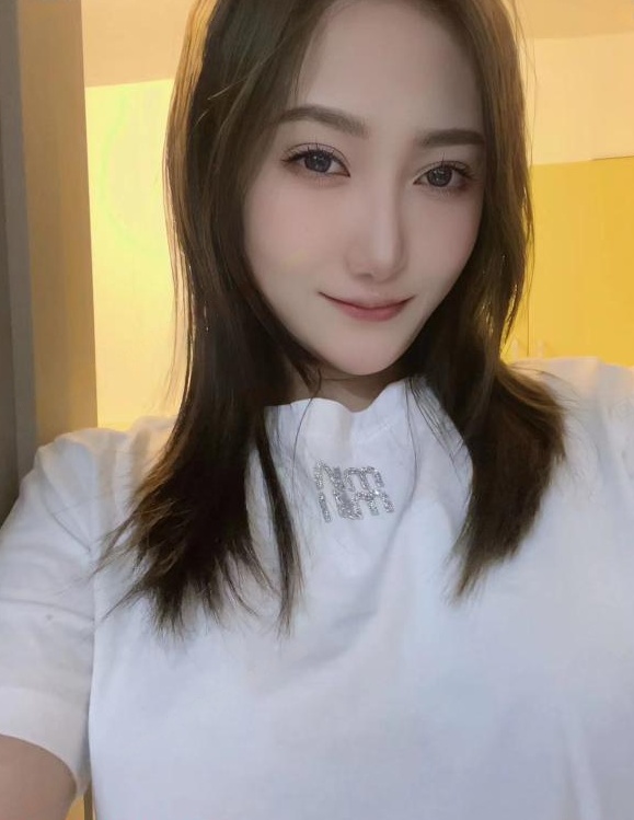 颜值温柔女
