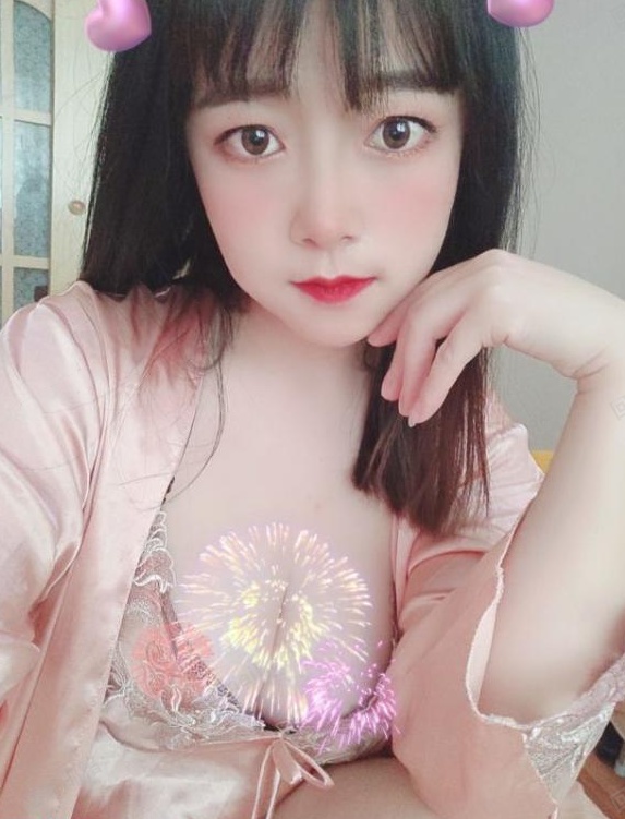 童颜巨乳小贝贝