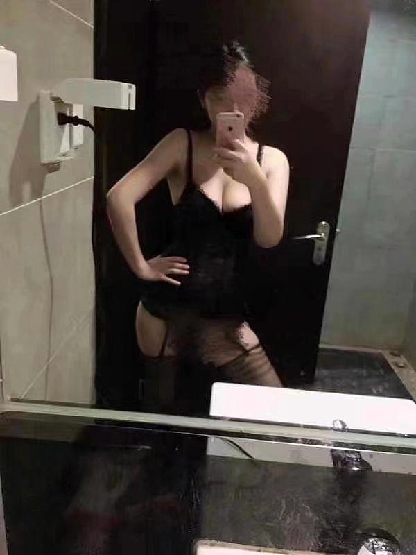 分享大长腿妹子