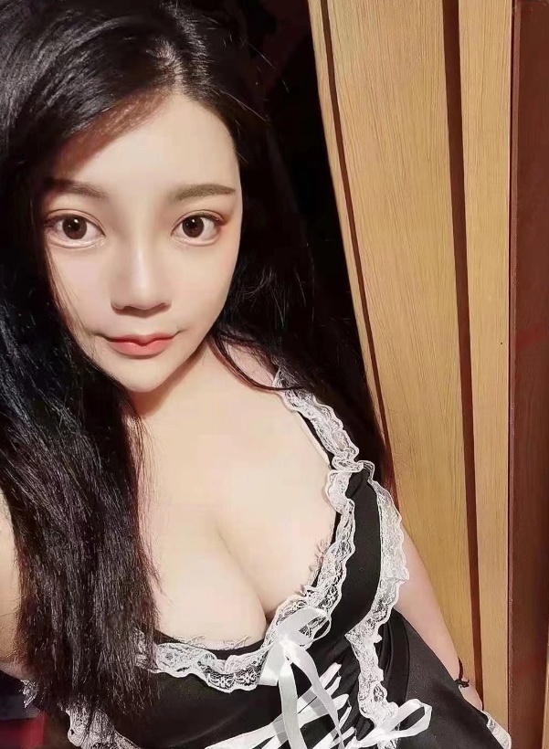 微胖大胸妹