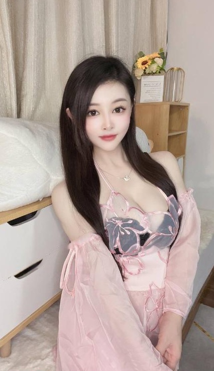 诱惑十足后入小姐姐