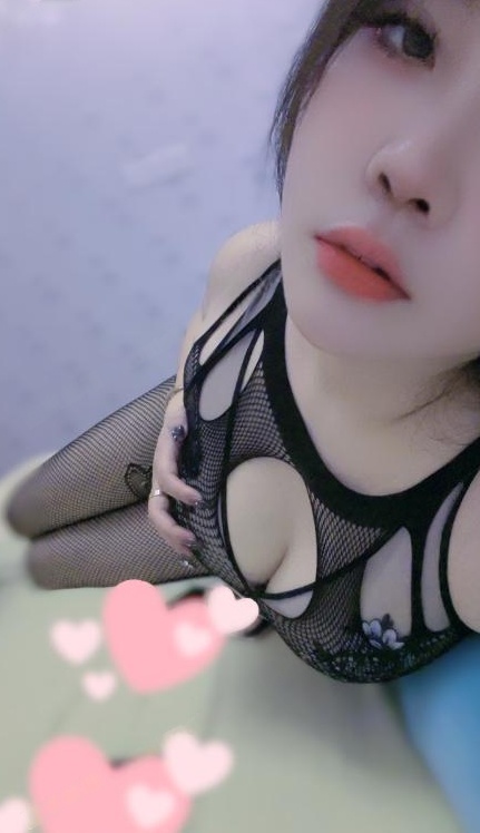 高新大胸小姐姐